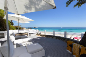 Serene, Comfortable and Chic Bungalow ON the beach